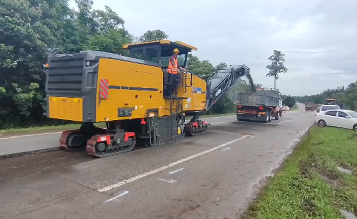 总成套道路机械油面施工，这次在马来西亚！