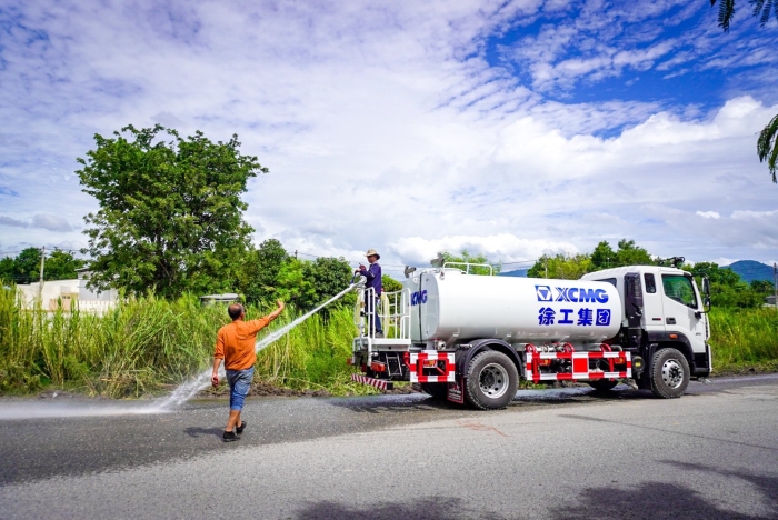 总10方洒水车：泰国“热土”上的绿色降温使者
