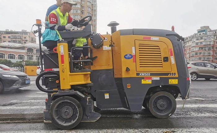 总XM505市政道路铣刨施工：杭州城市道路焕新升级的高效之选