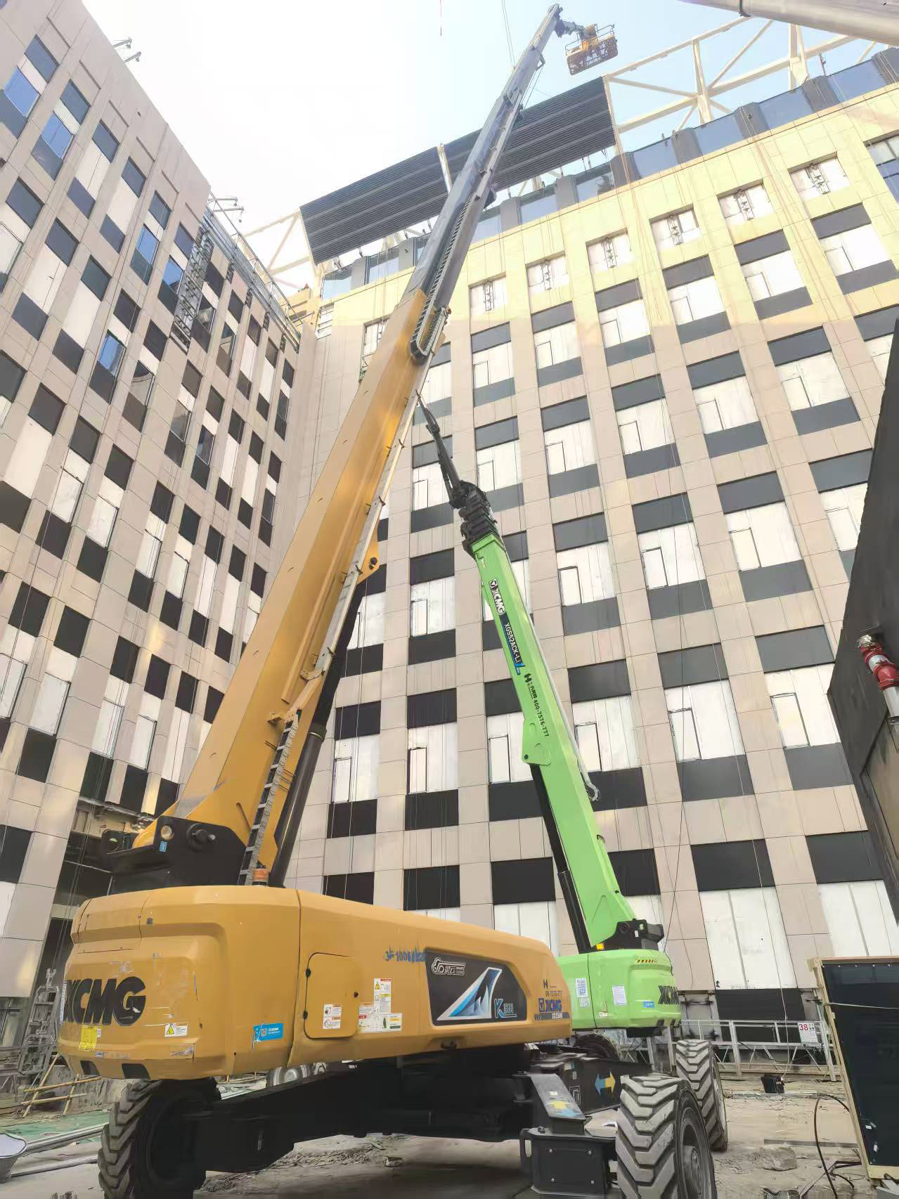 筑梦名校！总高米数直臂高空作业平台护航人大附中项目建设